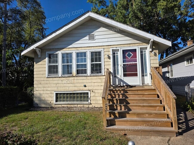 Photo - Remodeled 3 bedroom 1 bathroom house