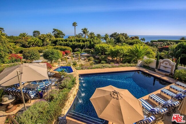 1601 Alisa Ln