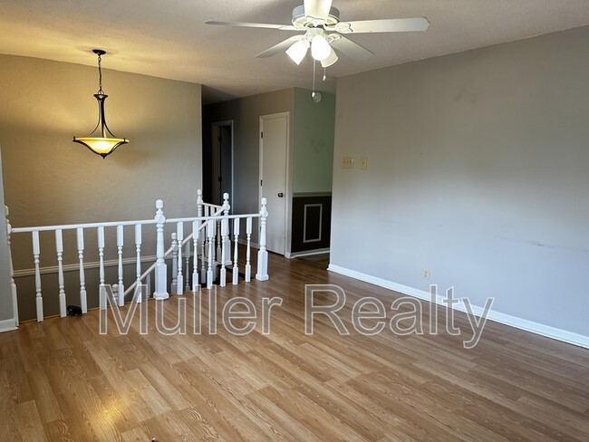 Photo - 1923 Ridgecrest Dr