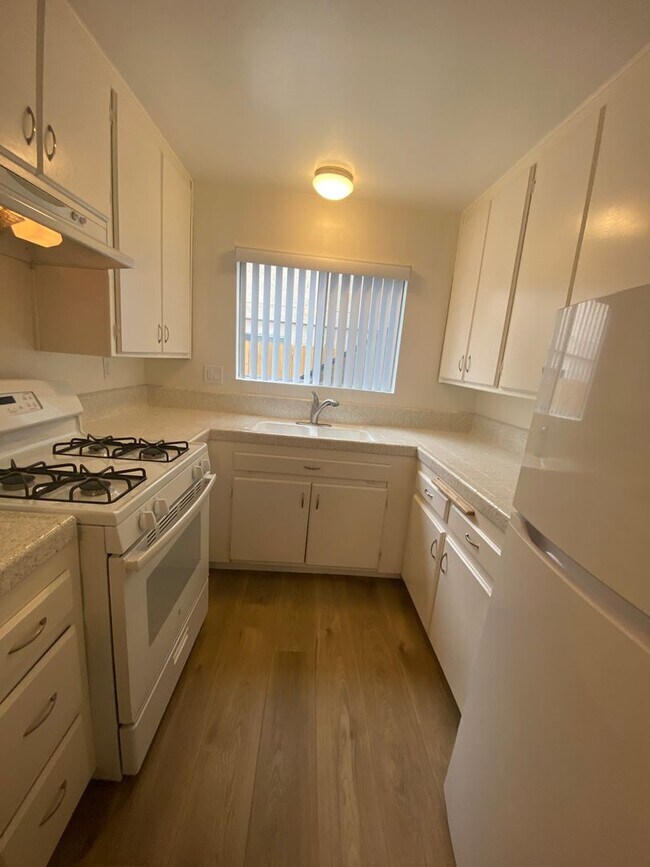Photo - 4557 Bancroft St Unidad 2