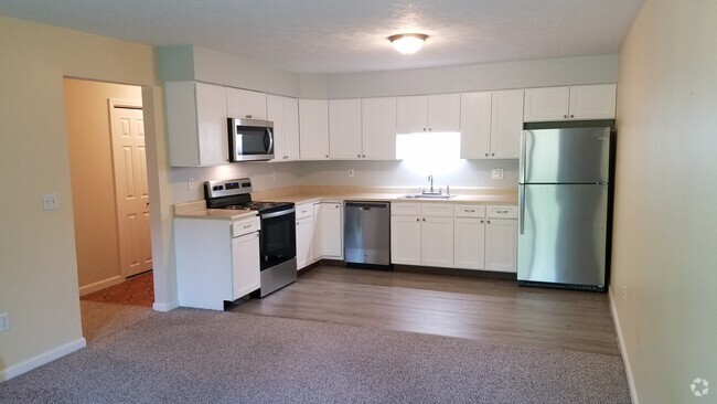 Building Photo - 1901 Bodwell Rd Unit #14 Rental