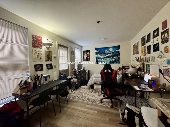 Building Photo - 767A Tremont St Rental