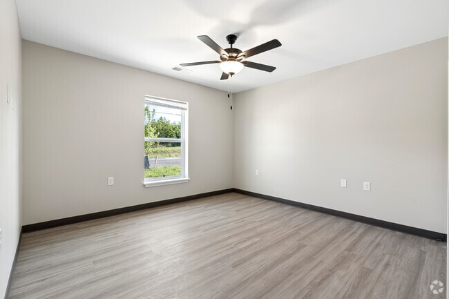 2BR, 1BA - 833SF -Primary Bedroom