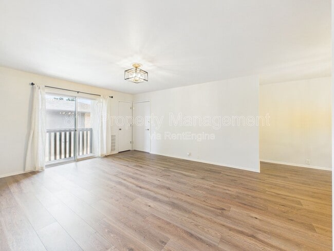 Photo - 439 W 104th St