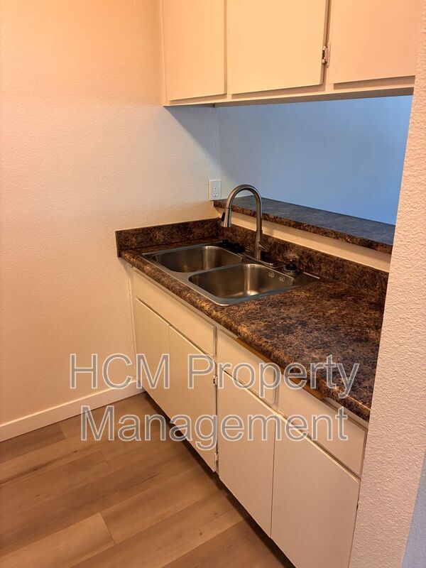 Photo - 10231 Pinewood Ave