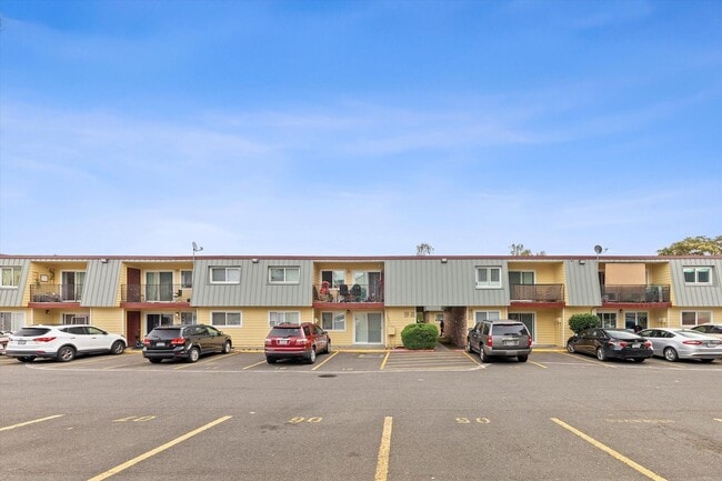 Photo - Executive East