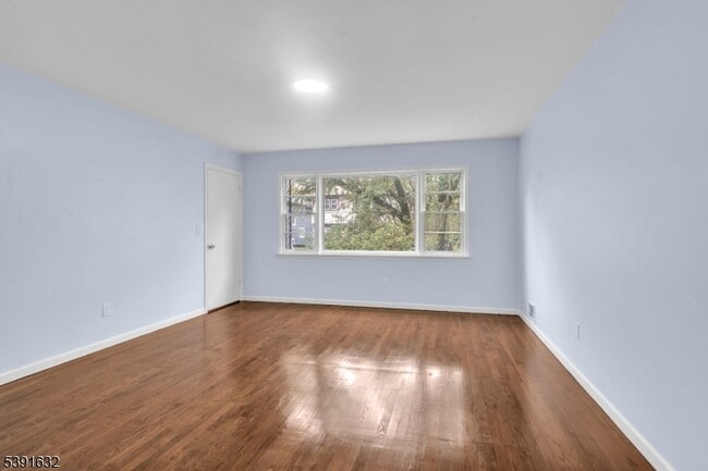 Photo - 235 Lakewood Dr