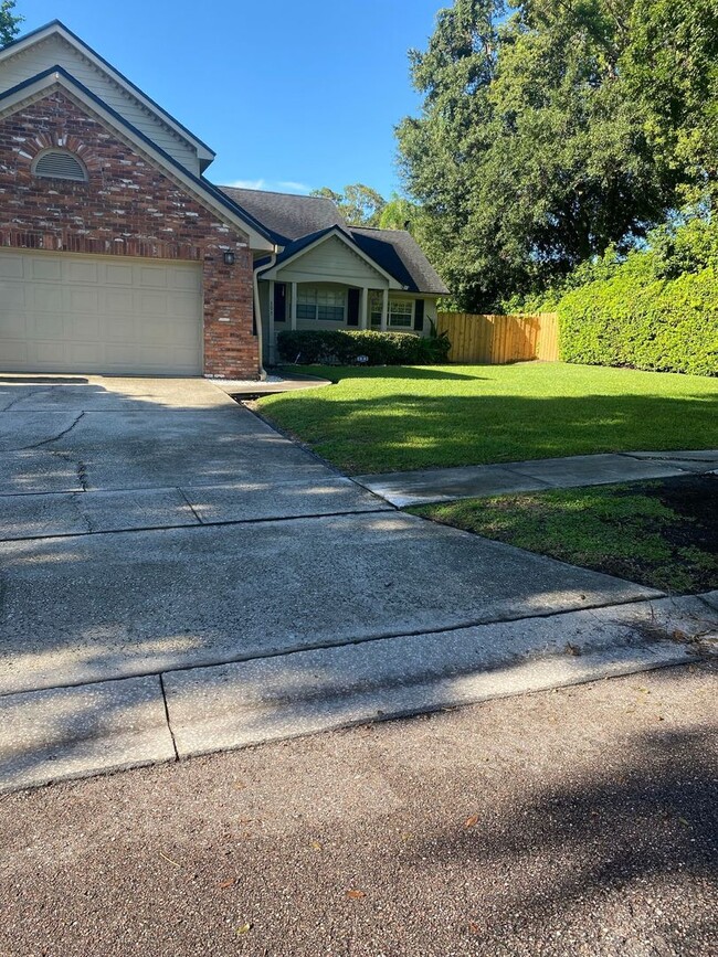 Building Photo - Spacious 3-Bedroom, 3-Bath Home in Lake Mary!
