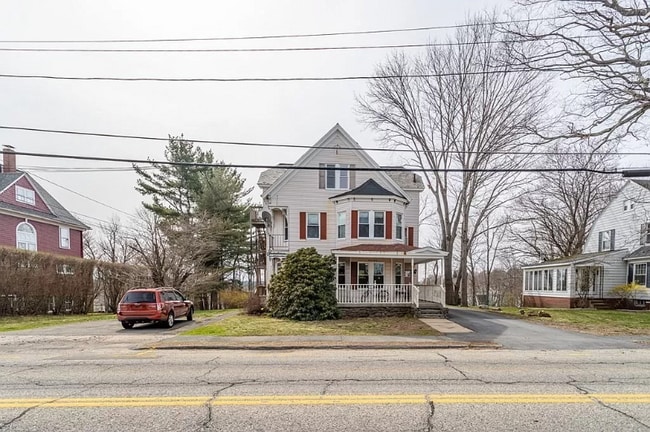 Photo - 315 Elm St Unit 3