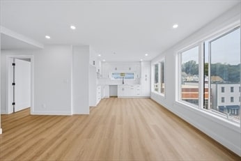 Building Photo - 4164 Washington St Unit 1