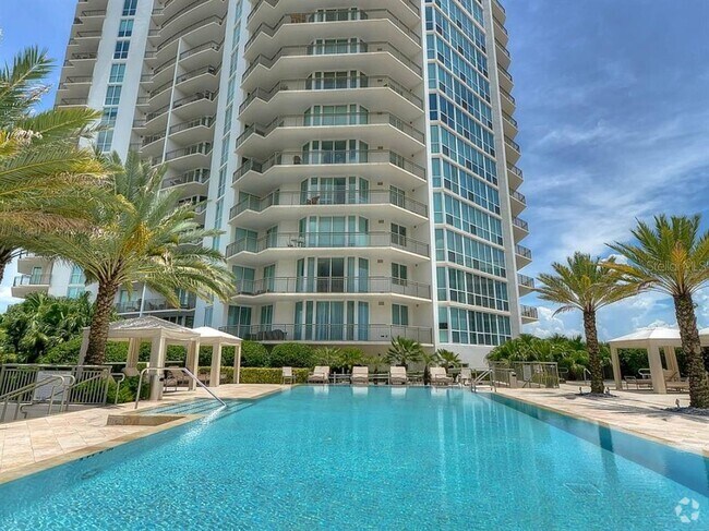 Building Photo - 450 Knights Run Ave Unit 803 Rental