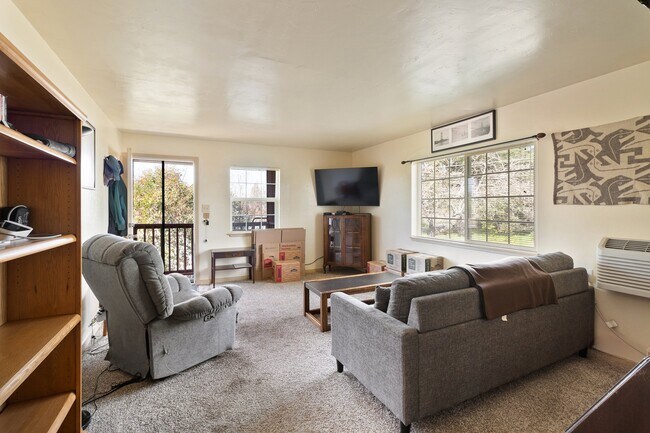 Photo - 504 W Marlette St Unit B    Upstairs