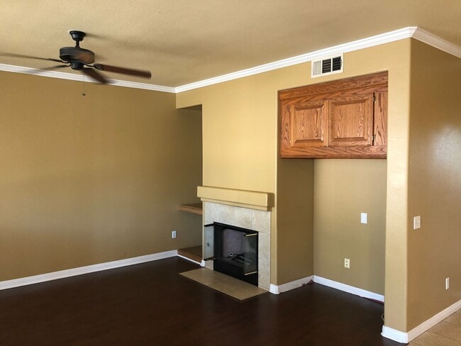 Photo - 3117 Thoroughbred St