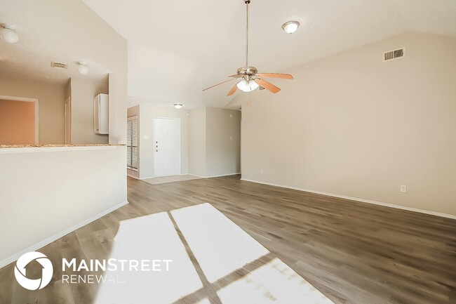 Photo - 7003 Oakmantle Dr