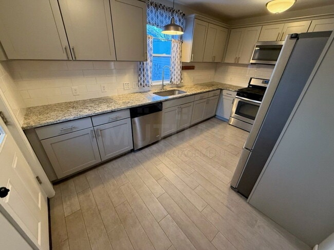 Photo - 389 Channing St