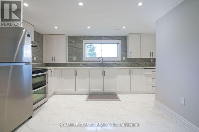 Photo - 100 Chaucer Crescent