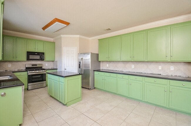 Building Photo - 407 Stream Mill Ln