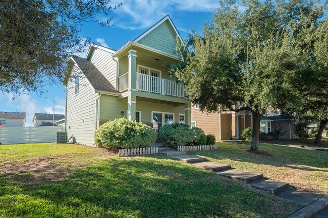 Building Photo - 20702 Settlers Lake Cir N