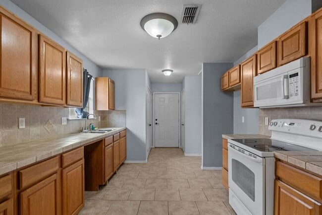 1708 English Dr