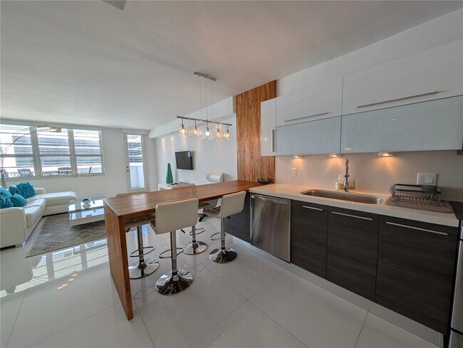 Photo - 100 Lincoln Rd Unidad 1008