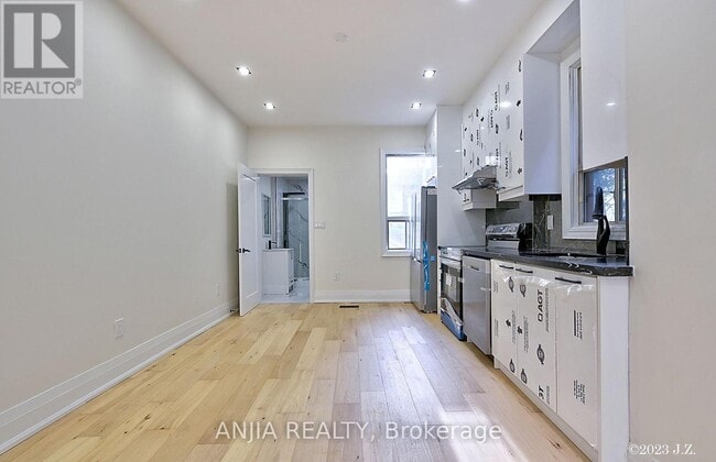 Photo - 36 Gough Ave