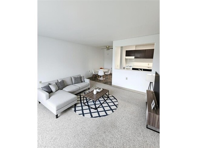 Photo - 306 S East St