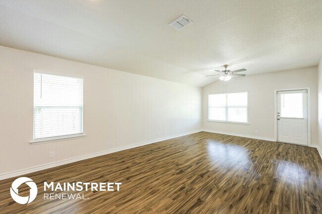 Photo - 823 Red Crossbill