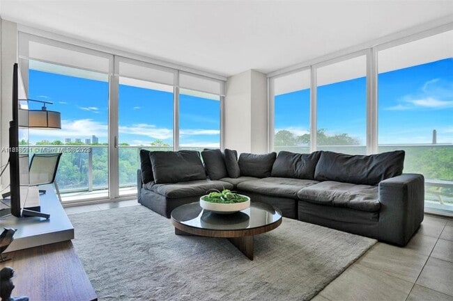 Building Photo - 3 bedroom in North miami Beach FL 33160