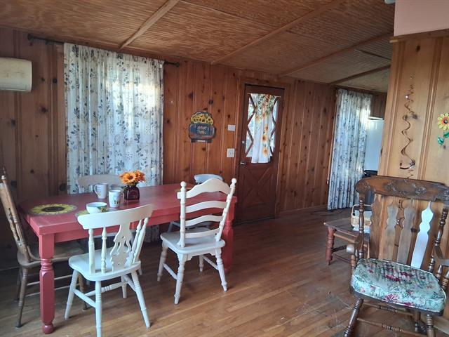 Photo - 160 Lake Point Dr