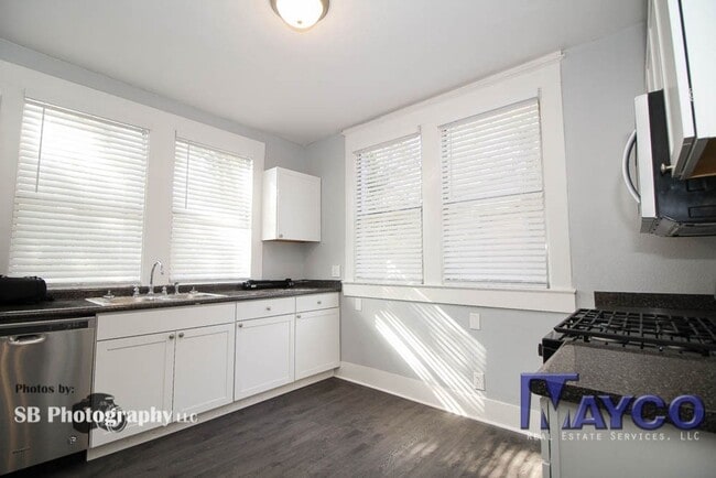 Building Photo - 3 bedroom 2 bath in Highland! Rental