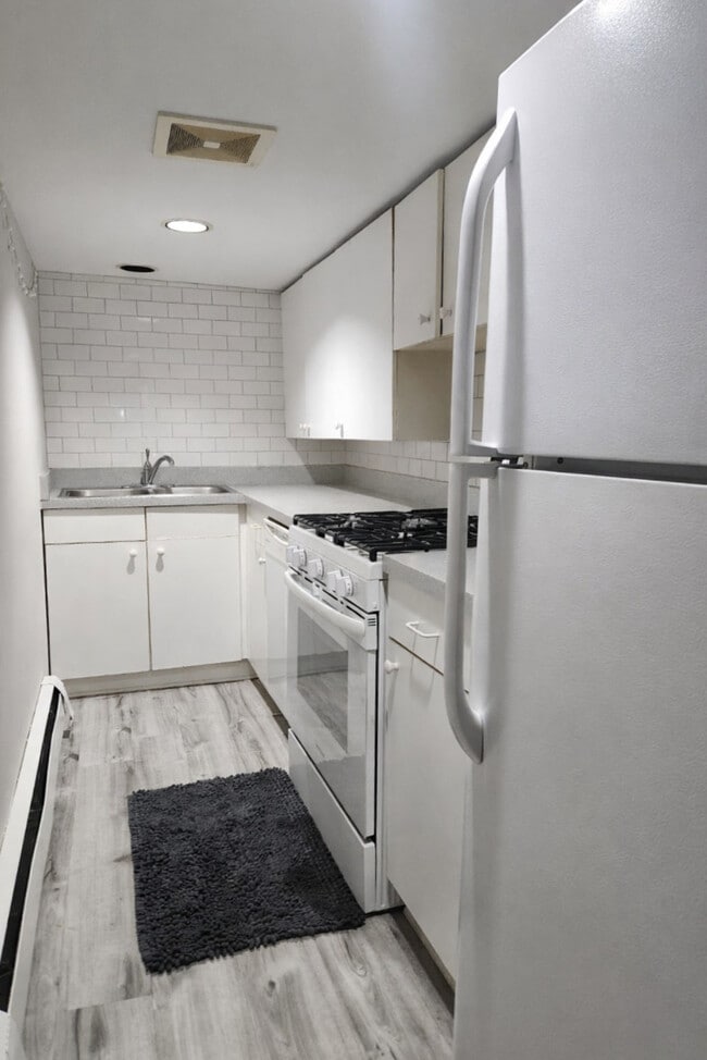 Photo - 2030 N Clifton Ave Unidad G