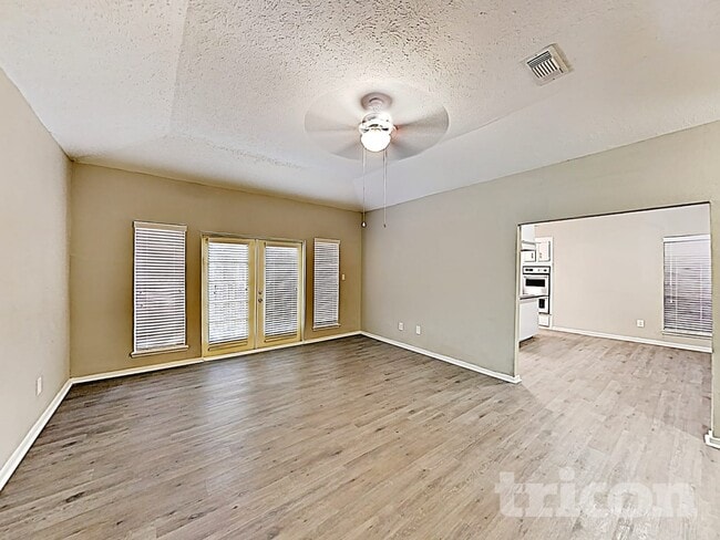 Photo - 535 Shady Brook Dr