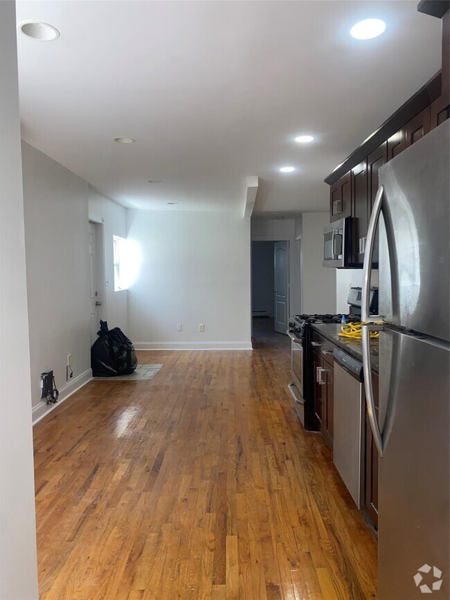 Building Photo - 2909 Wilson Ave Rental