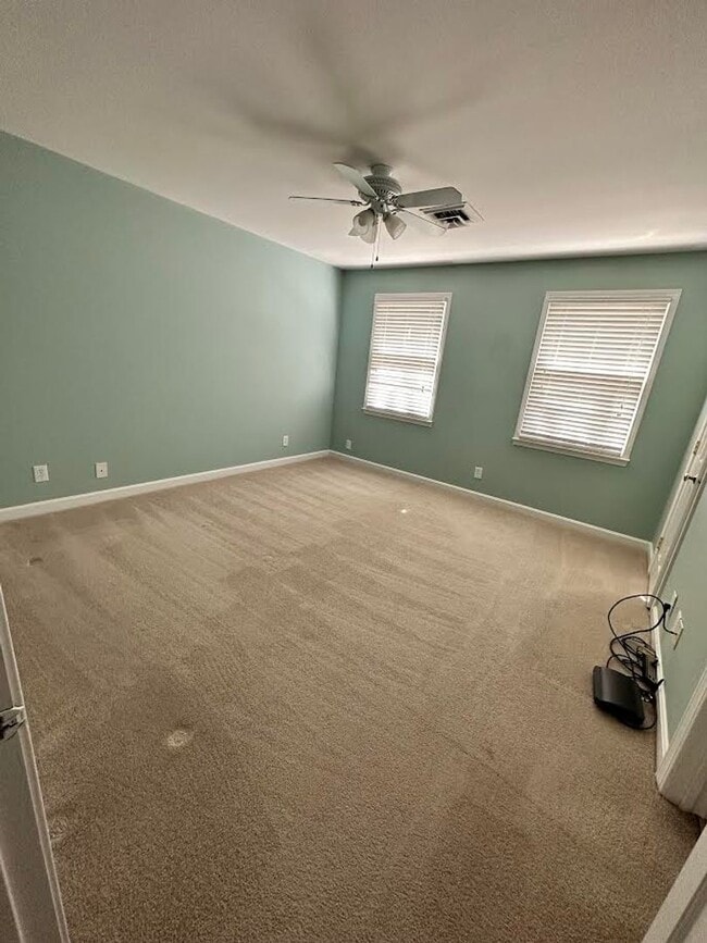 Photo - 305 Hanover Arms Ct