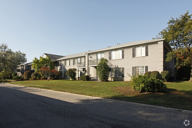 Laurel Woods - Laurel Woods Apartments