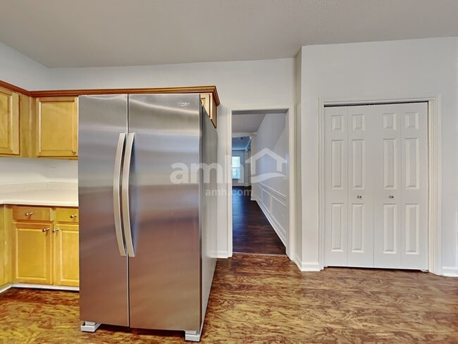 Photo - 349 Burdock Trce