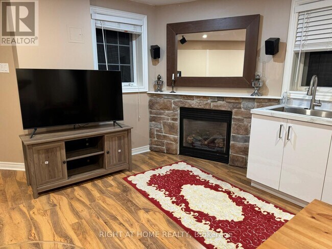 Photo - 154 Hollandview Trail
