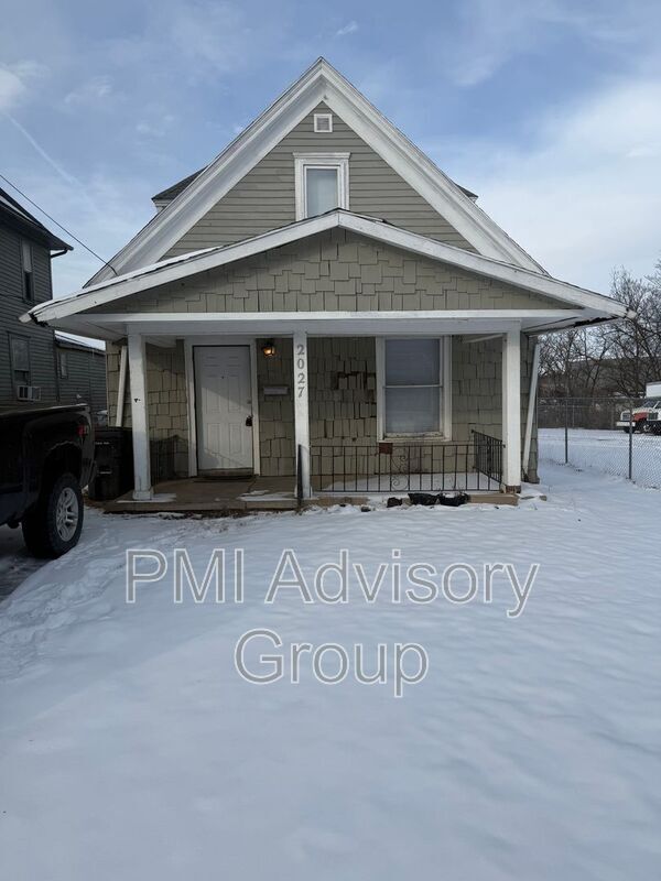 Photo - 2027 SW Van Buren St