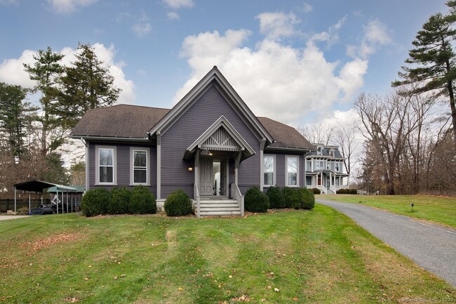 Building Photo - 33 Sharon Rd