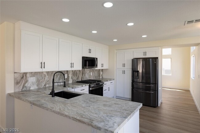 Photo - 2050 Paterno Ave