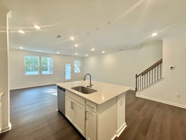 Photo - 132 Tree Moss Ct