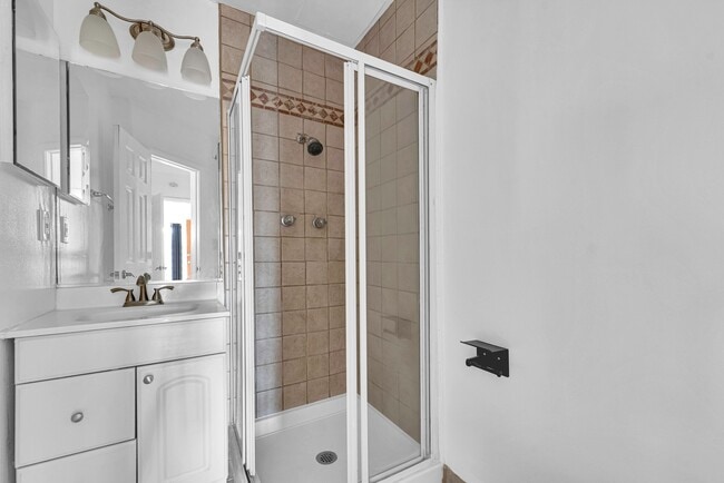 Photo - 1025 Idaho Ave Unit 6