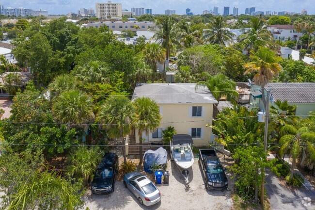 Building Photo - Victoria Park 2/1 plus den Rental