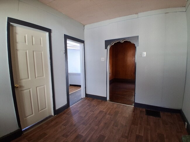 Photo - 409 Avenue-A