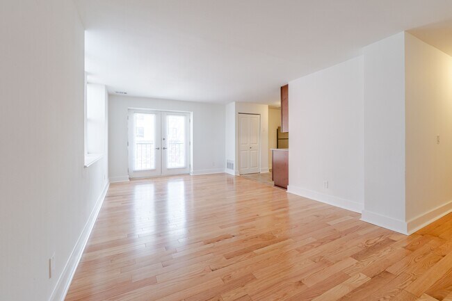 5630 Pershing Ave Unit 20