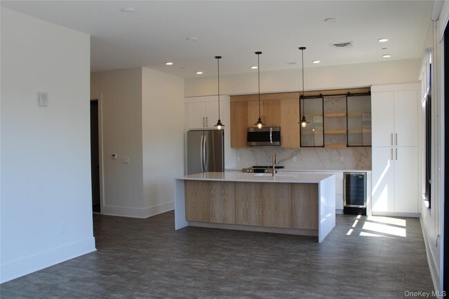 Photo - 331 E Main St Unit 210