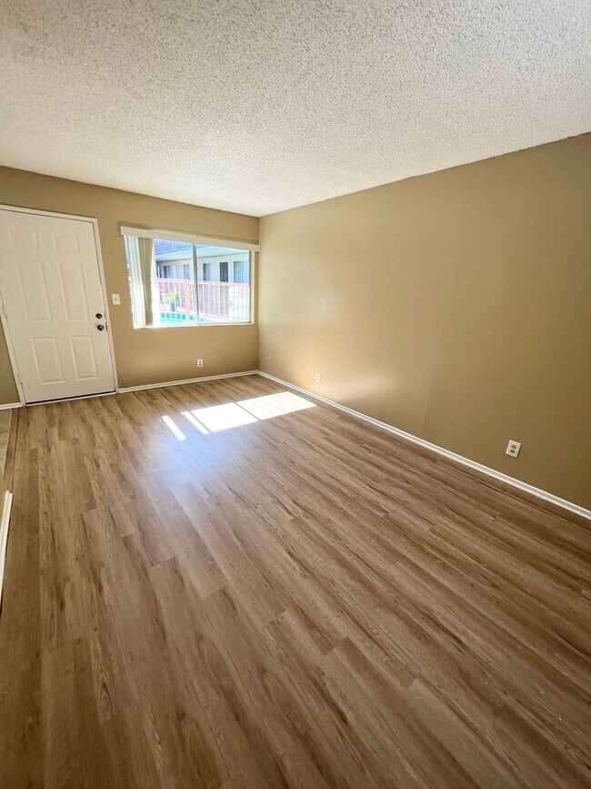 KORNBLUM 3 (Sunrise Apts)