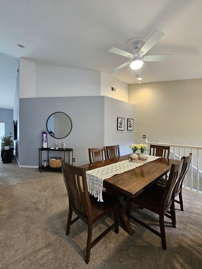 Photo - 500 Windsor Sq