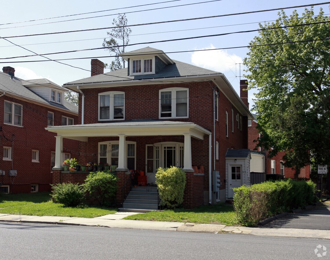 Photo - 321 Amherst St Apartments