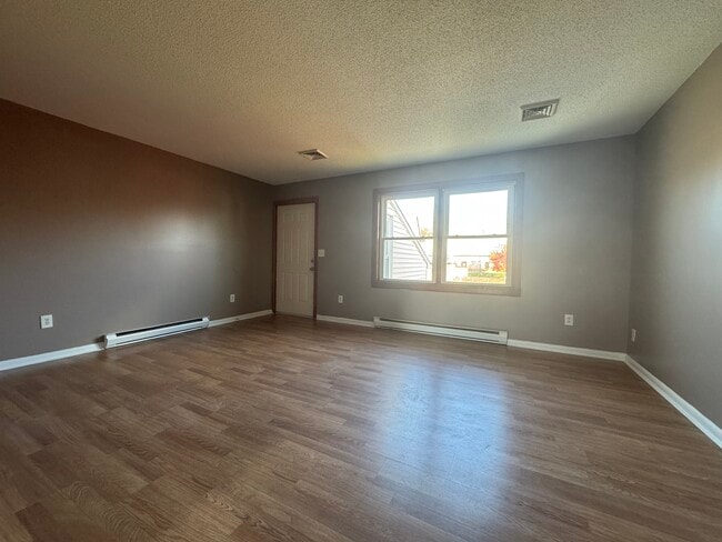 Livingroom - 17 Elm St Unit 19B